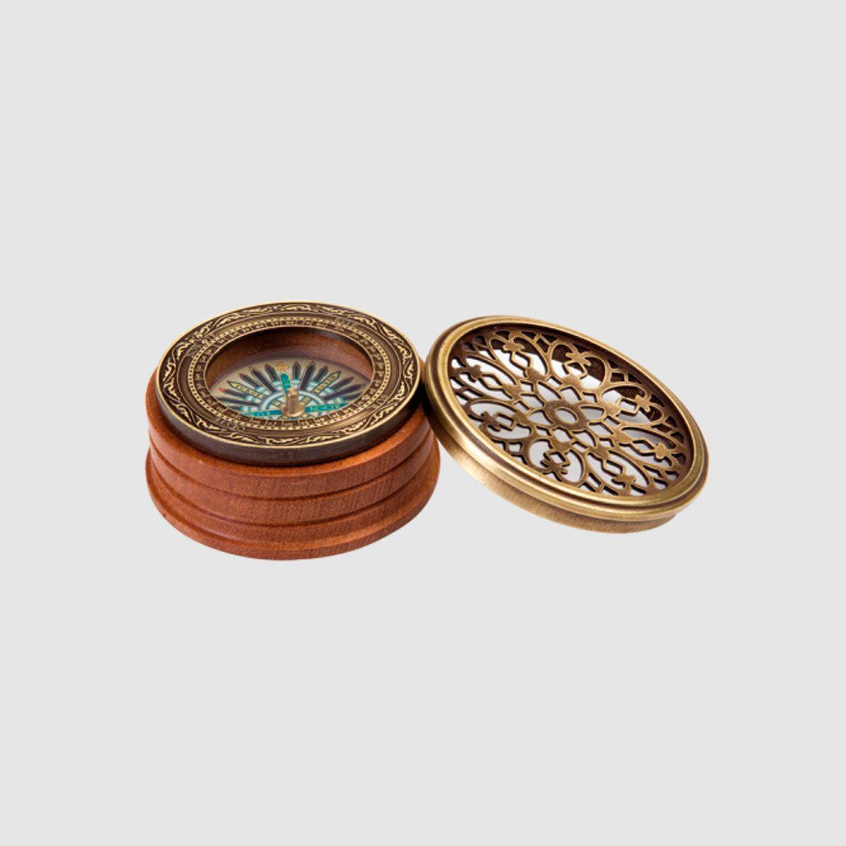 Hemisferium Lace Top Wooden Nautical Compass (Pack of 1)
