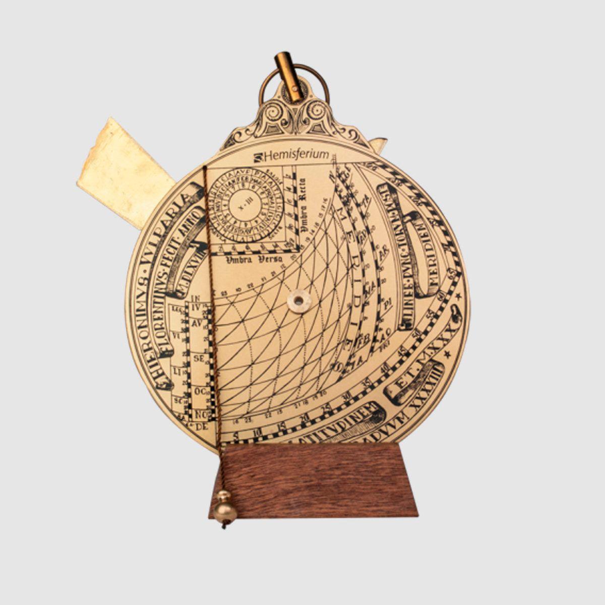 Hemisferium Nocturlabe 15 ∅ Replica on Stand (Pack of 1)